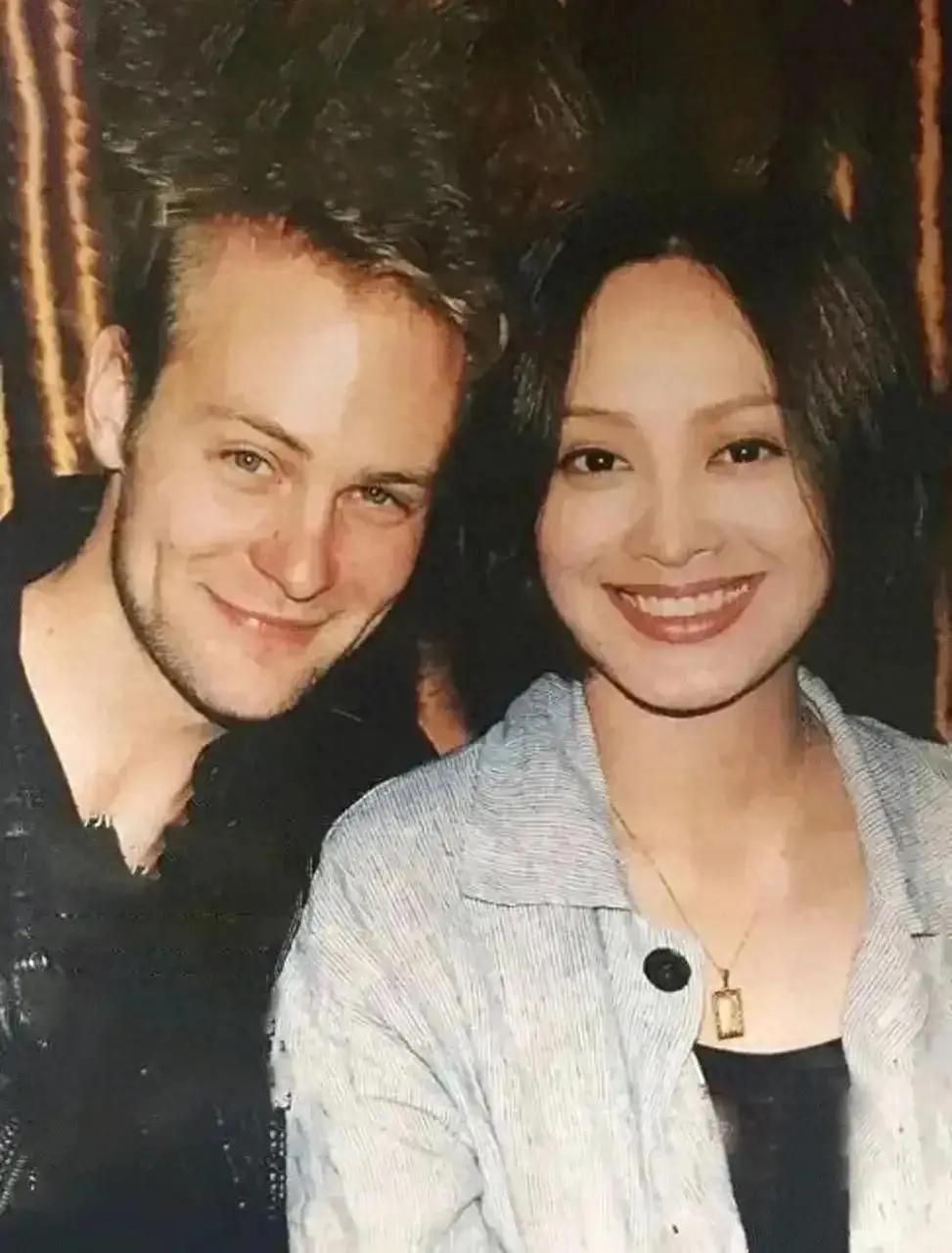 1997年，宁静与美国人保罗结了婚，初到婆家时，婆婆对她说：“我们家有农场，你们