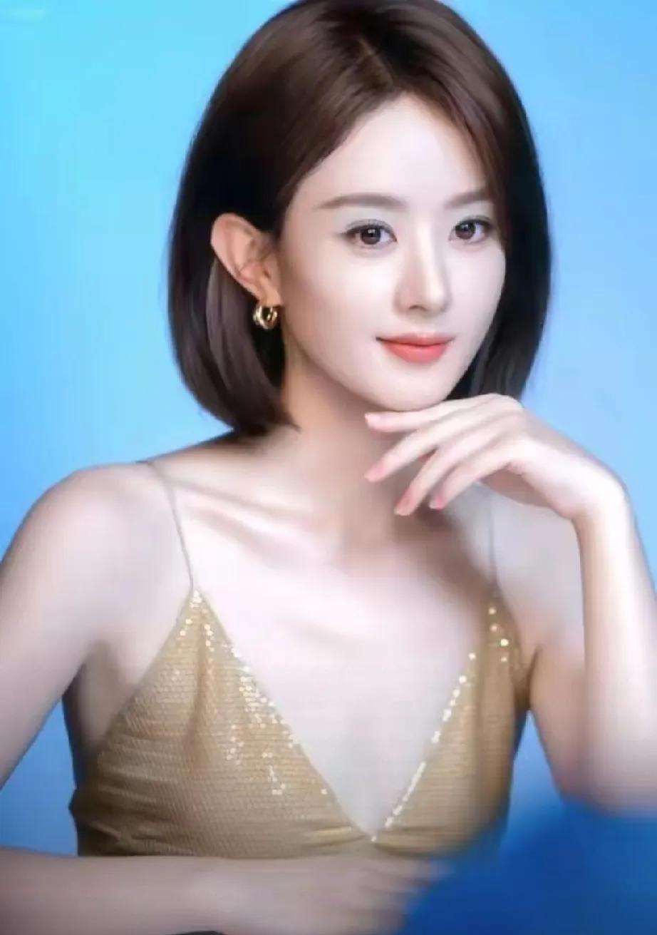 家人们谁懂啊！赵丽颖这次直接鲨疯了！她以短发书记造型惊艳亮相，利落短发干脆又利落