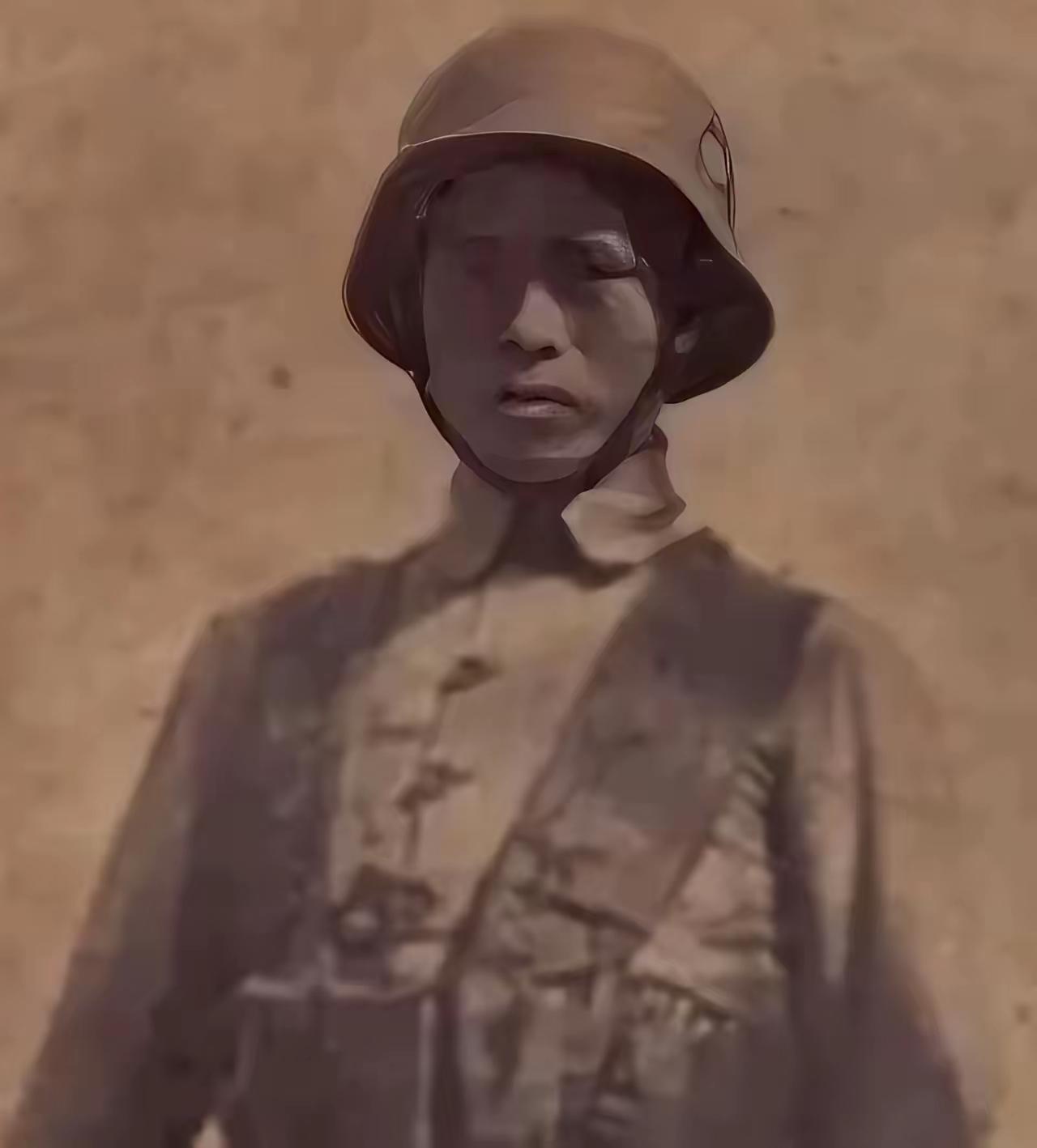 1939年，机枪手曹锡引爆12枚手榴弹，炸死大批日军后，手榴弹已经耗尽，这时，他