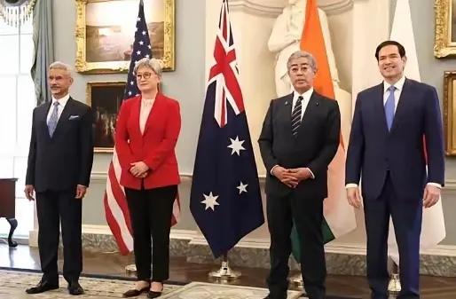 印度在参加上合防长会议之后不久，外长苏杰生又参加了美澳印日四方安全会议。要知道，