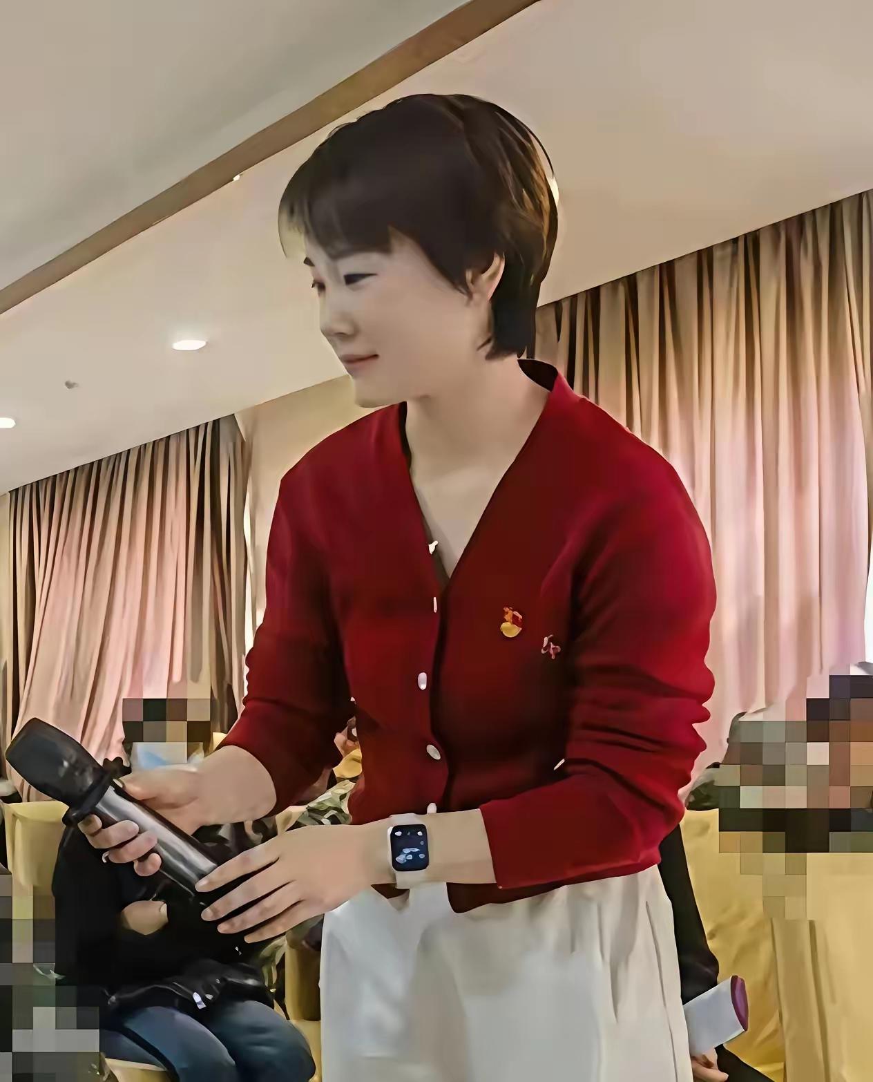 祖院长的夫人彭女士和曾女士哪个更漂亮一些？彭女士是湖南师大护理硕士，还有心理咨询