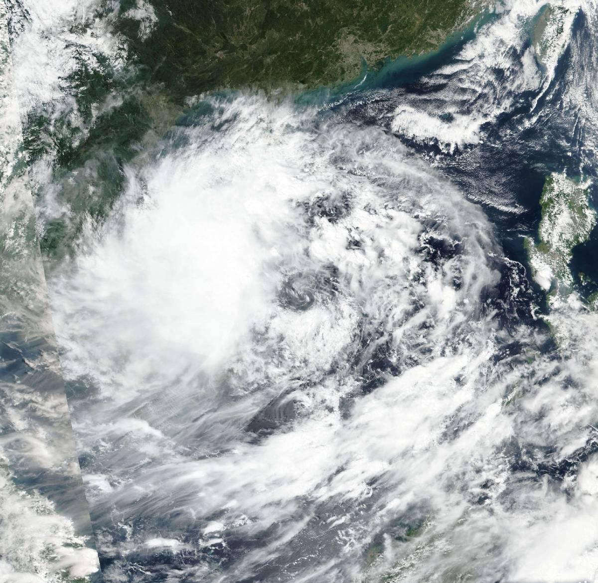 台风＂白海豚＂登陆不等于结束：残涡12日后北上，京津冀或迎暴雨到大暴雨、局地特大