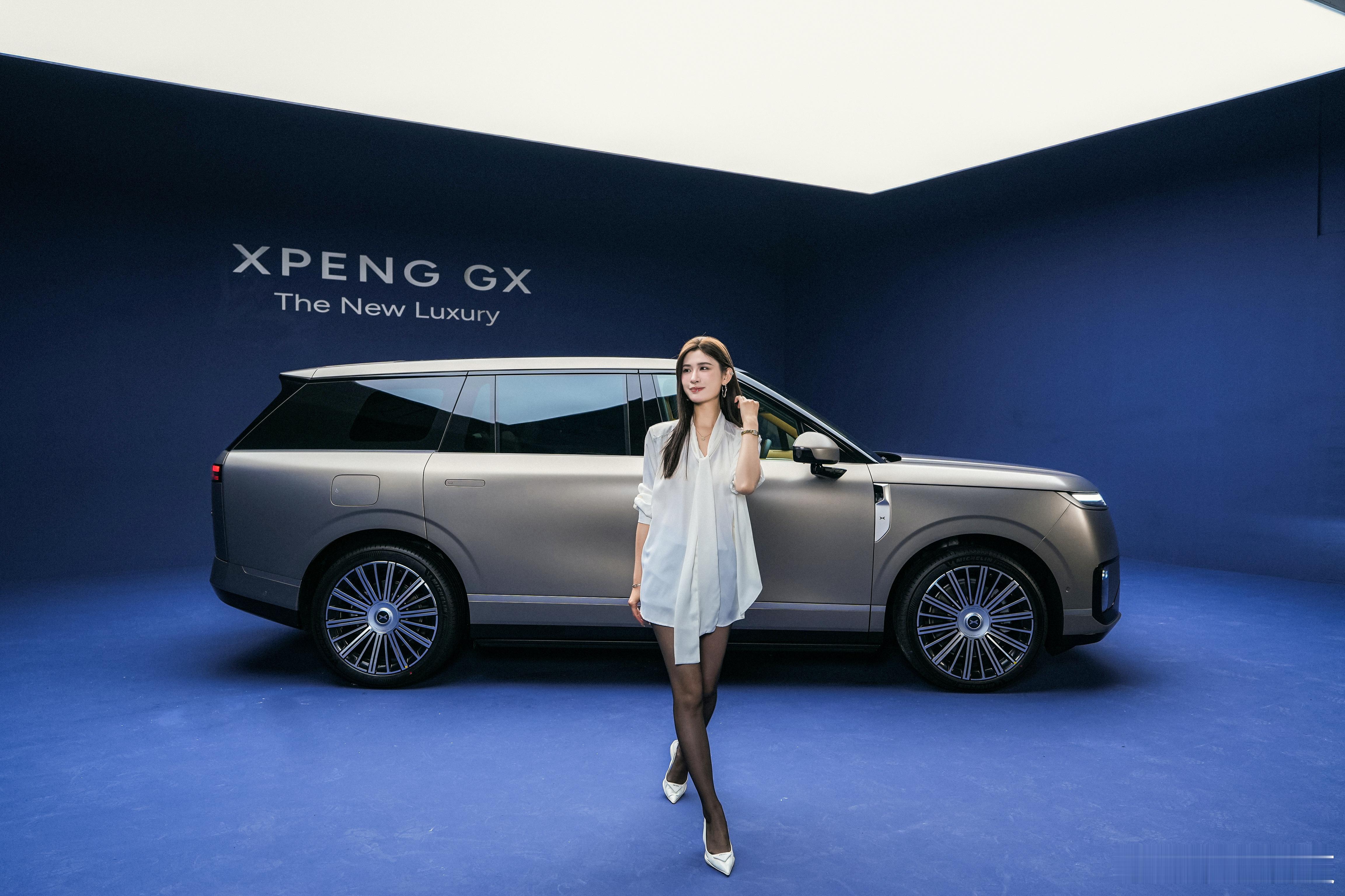 新科技旗舰小鹏GX来了先来品品外观线条流畅、优雅大气是我对小鹏GX的初印象至于更