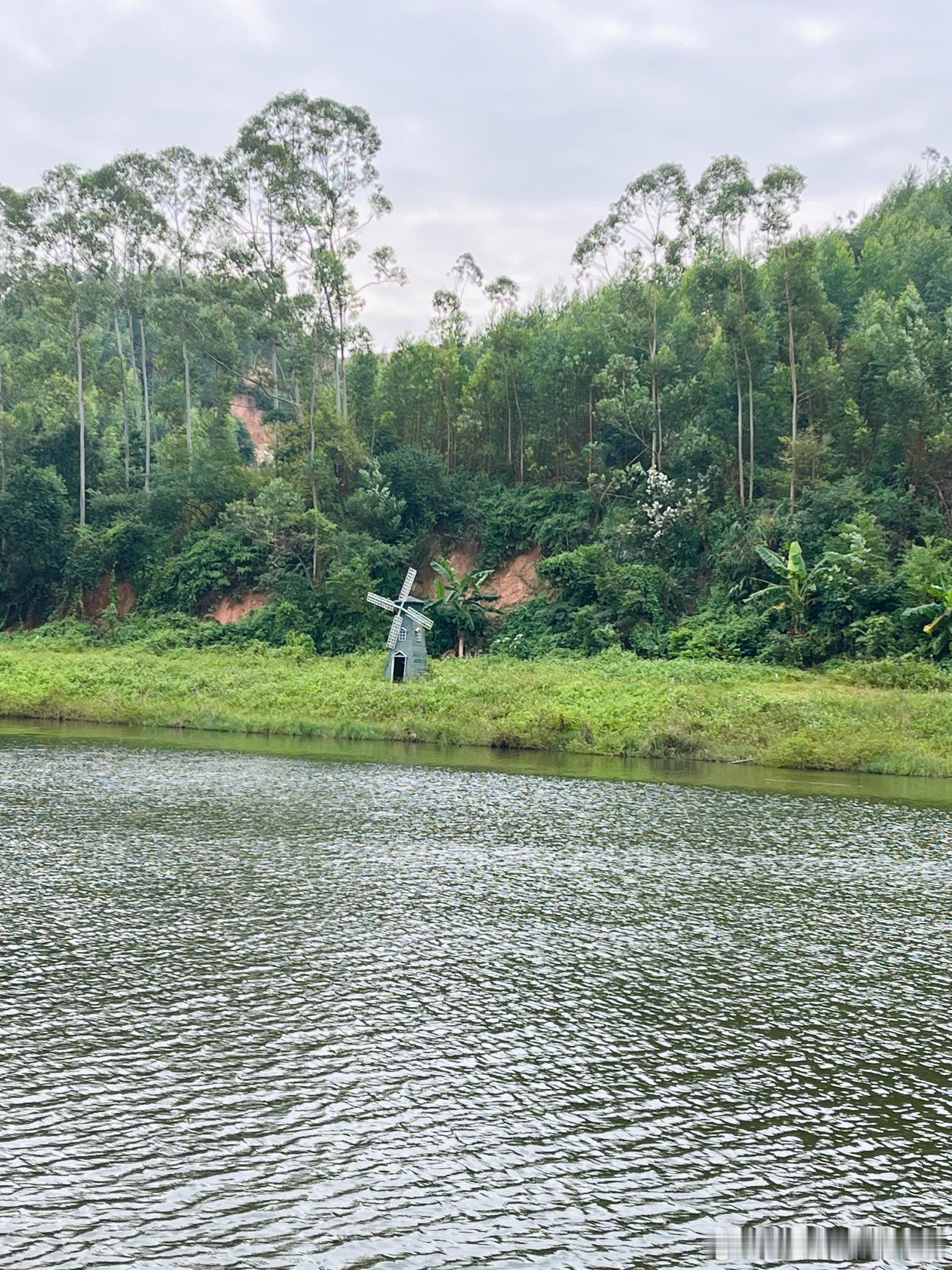 真正的贵人,不是有钱人,不是有权人,不是遇事能帮你平事的人。而是在你没有方向的时