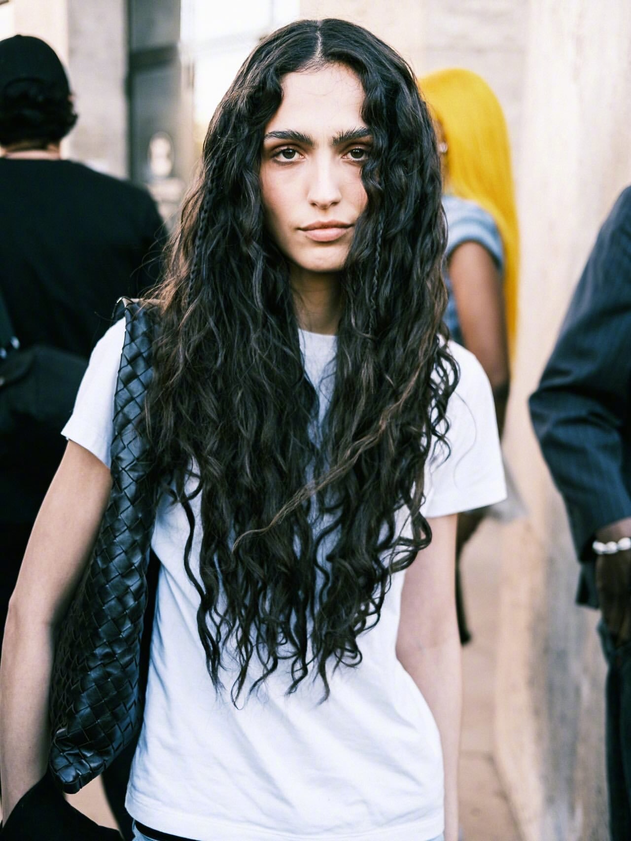 巴黎时装周DriesVanNoten2026春夏系列发布秀后，模特们的下