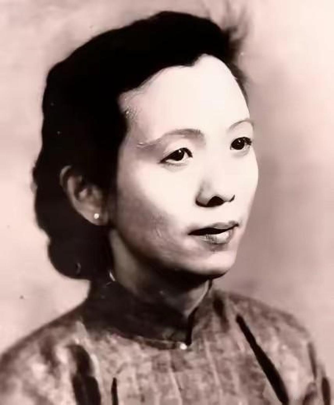 南京解放时的“阔太太”：她的三年潜伏，比战场更惊险南京解放后，一个阔太太乘