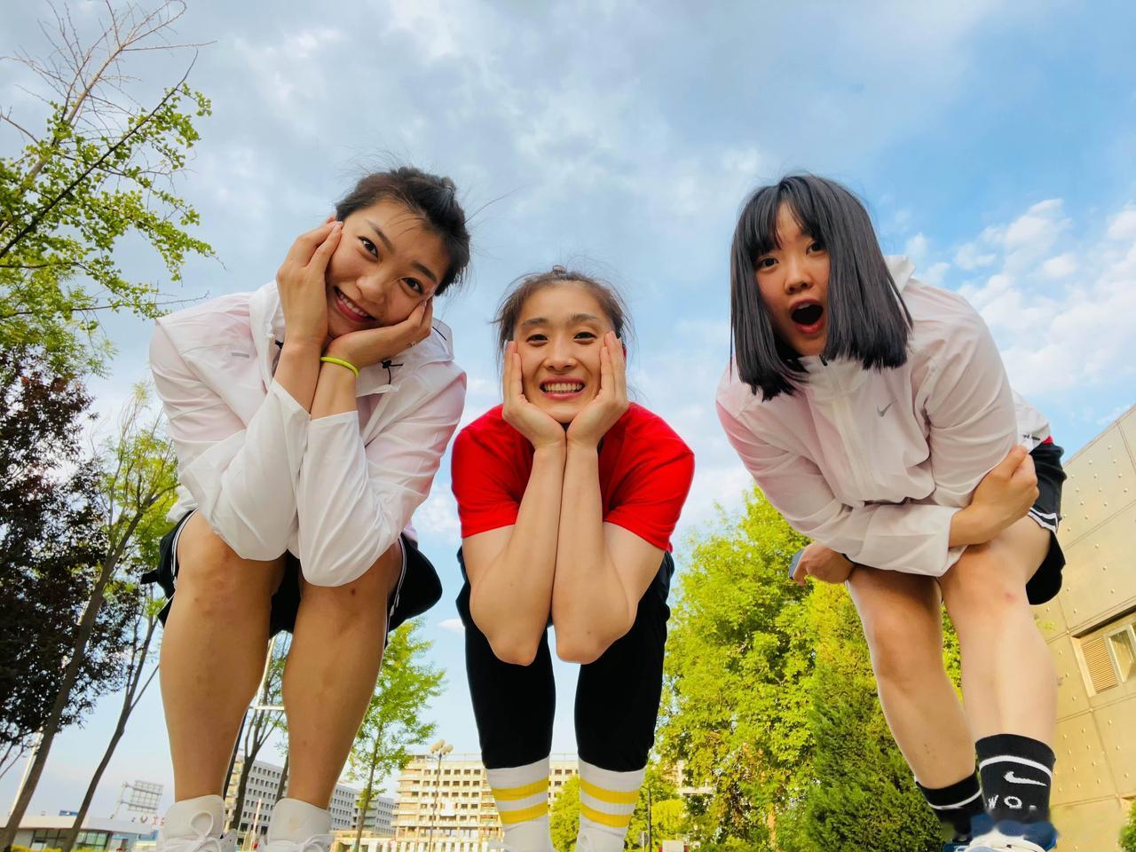 95年前后的中国女篮球员逐渐的在走向新的岗位，那么我排列一个我认为的最佳十二人