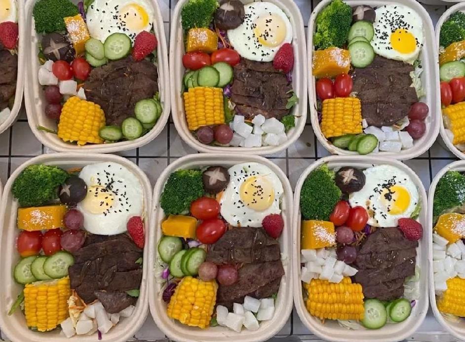 朋友在家做私房轻食，因为忙不过来，她让我过去帮她忙，本着朋友的情义，我也没问她怎
