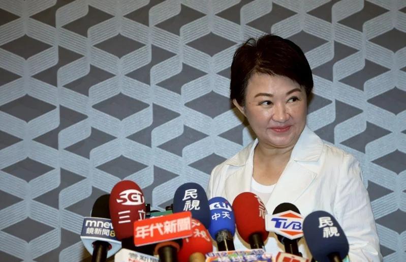 国民党主席选举风暴延烧，现任主席朱立伦表态交棒，呼声最高的台中市长卢秀燕24日却