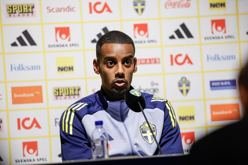 2026世界杯，不少球队有望成为黑马。瑞典队值得关注，过去成绩下滑，连续两届大