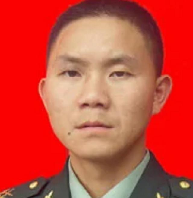 2001年2月11日，从成都开往武昌的K148次列车上，76名穿着打扮像农民工一