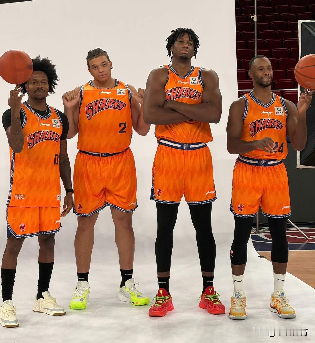 上海男篮这套外援阵容实力只能算中等。洛夫顿还是最顶级的存在，古德温虽然有一定得