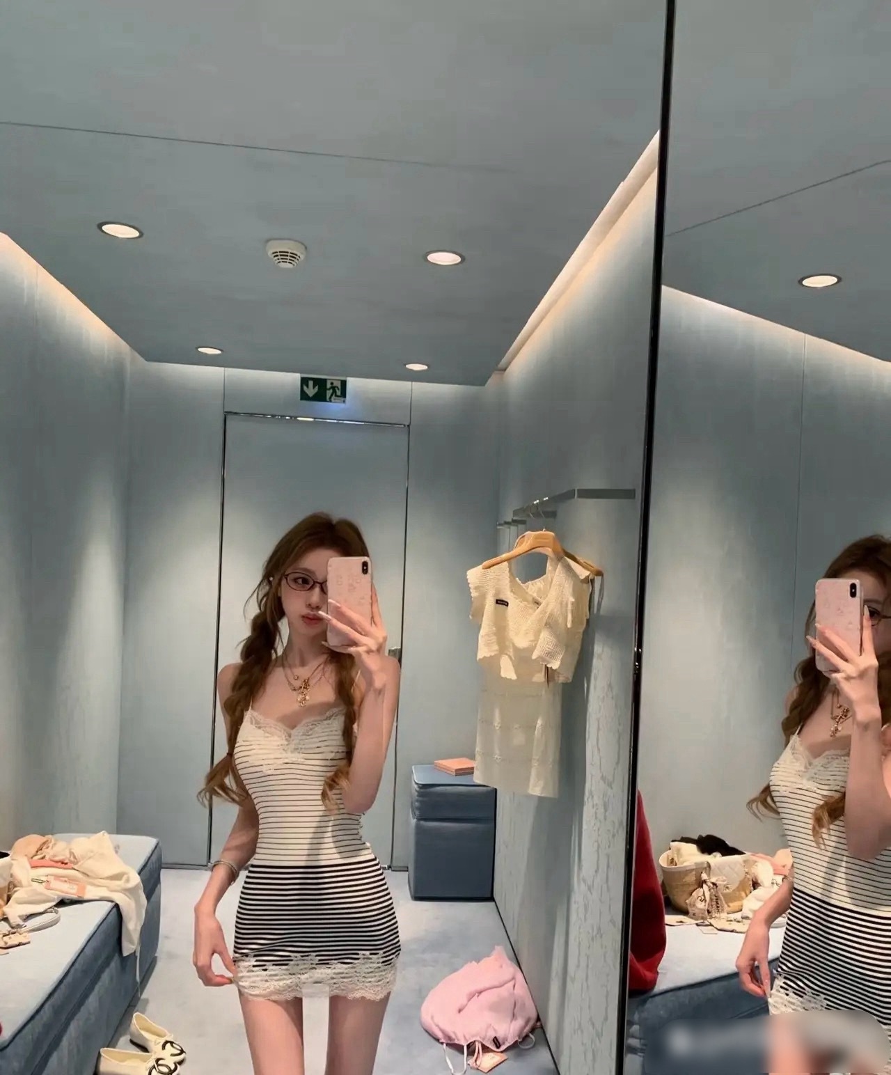 王思聪女朋友晒自拍，懒懒真的好漂亮啊
