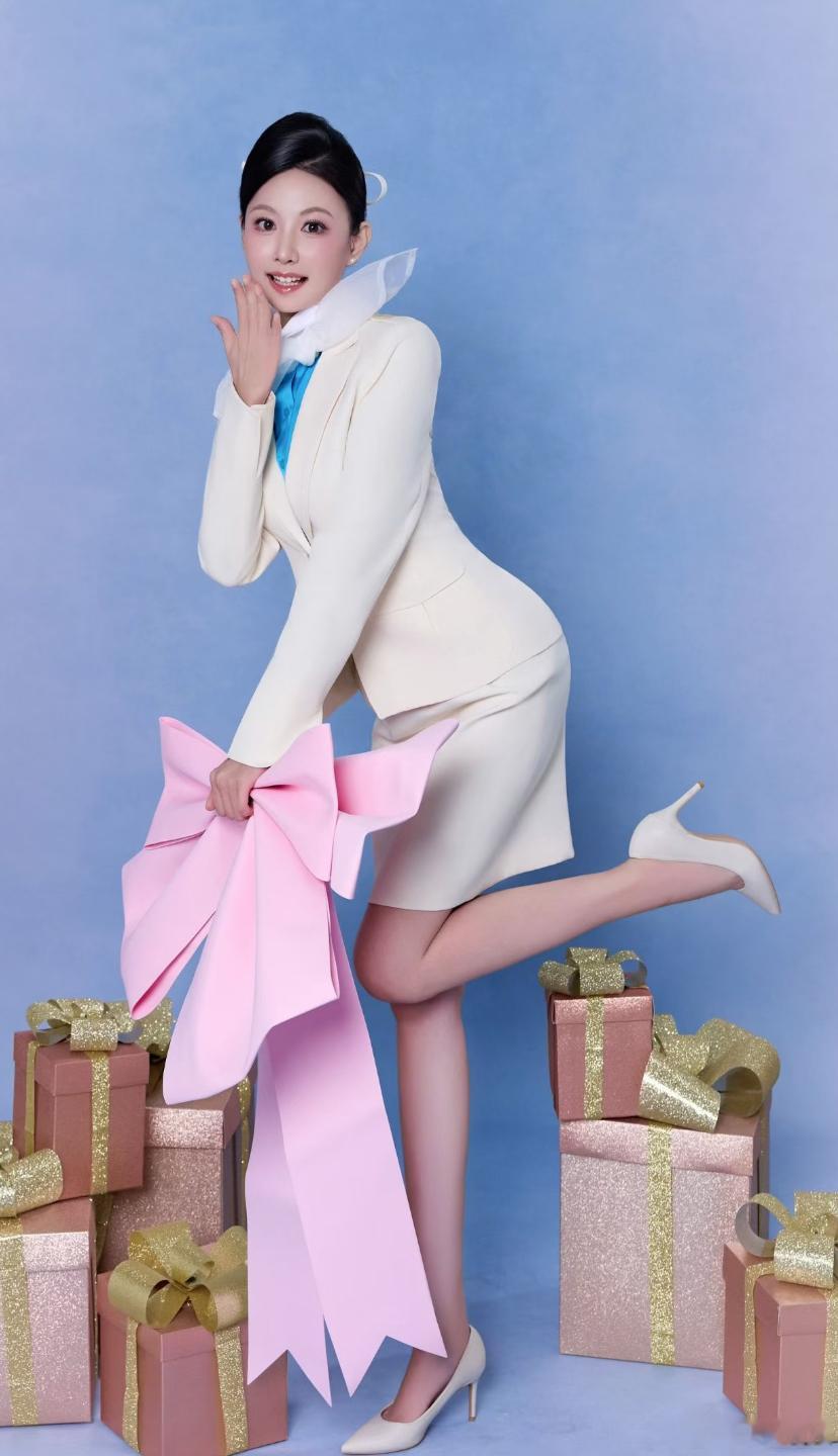 大韩空姐的制服照，又美又飒。