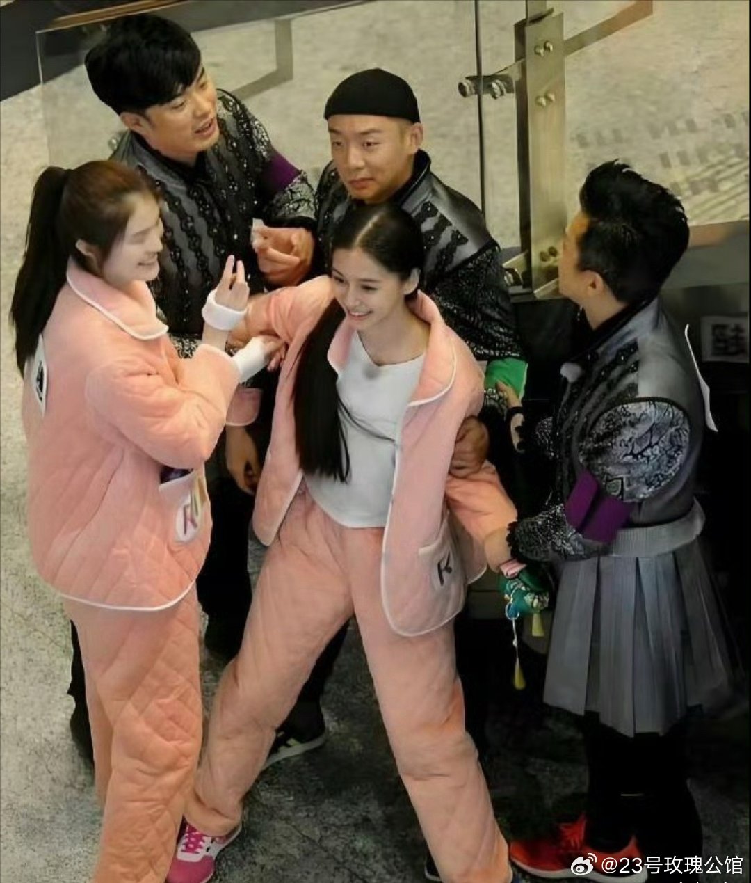 原来以前跑男是素颜拍摄，连穿睡衣都这么美！