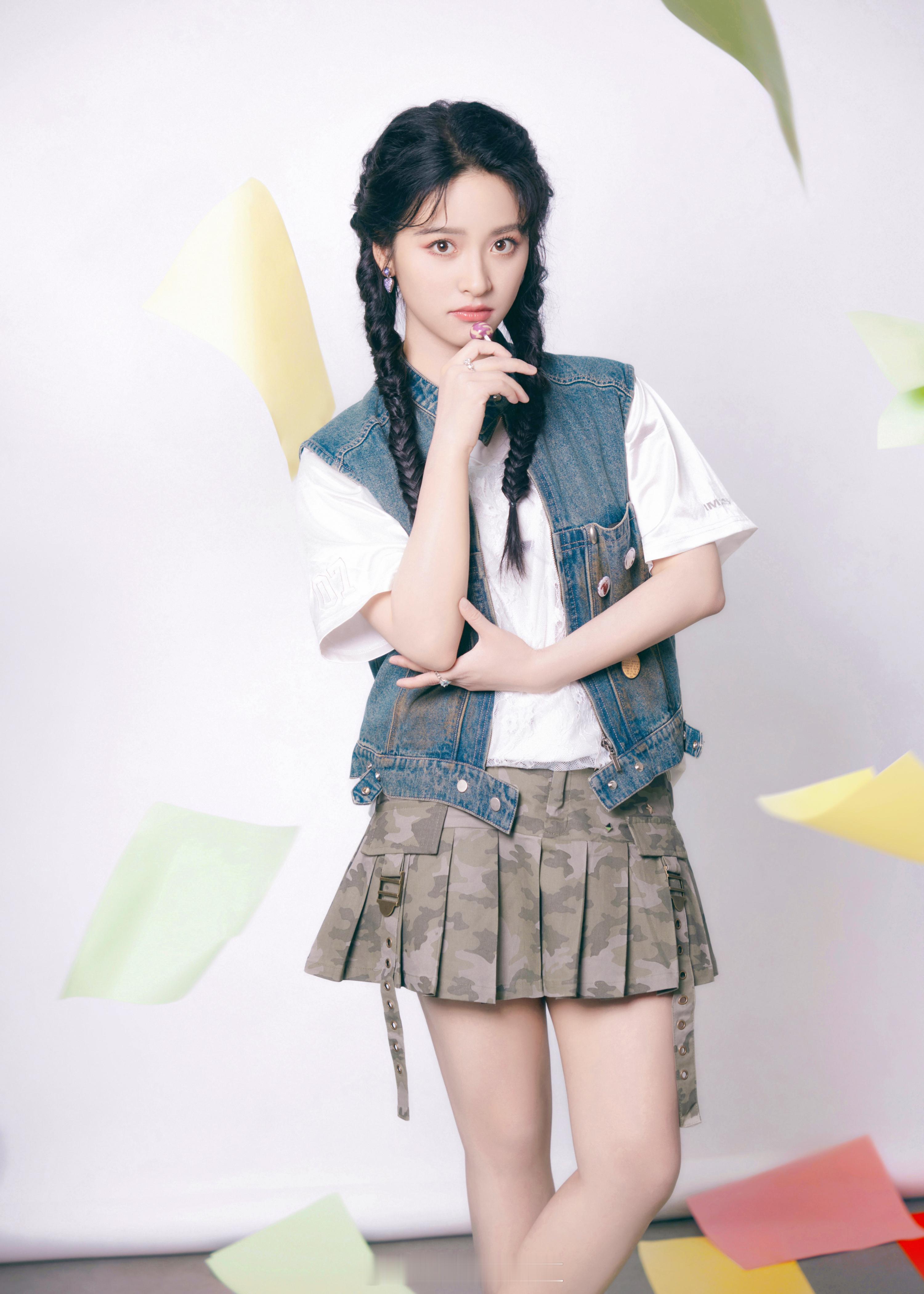 沈月牛仔马甲迷彩百褶裙​​​