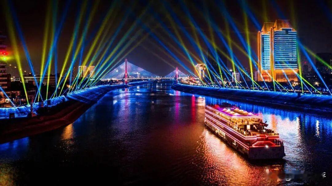 这个国庆小长假可以说是全民旅游的小高潮，无论你是在北上广深，还是在中西部的小城，
