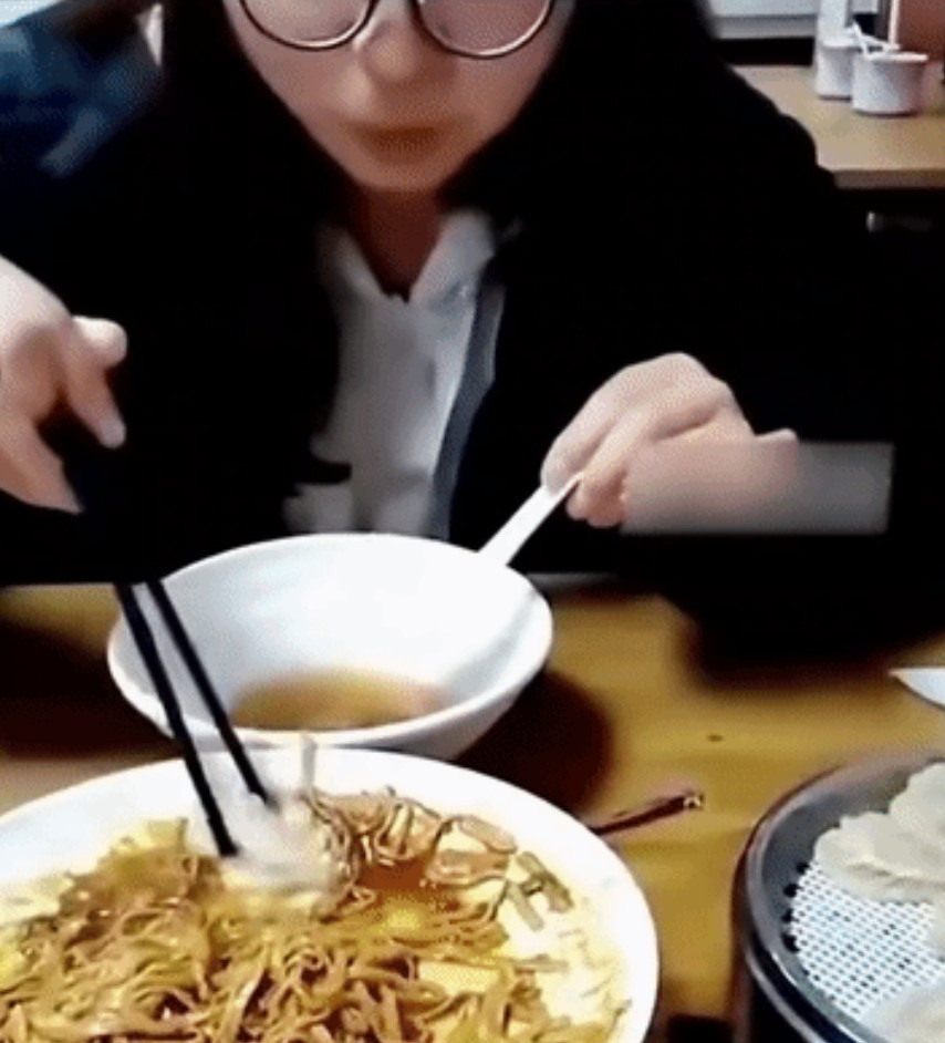 哈尔滨一姑娘的相亲现场彻底火了！俩人刚坐下点完菜，男方还没摸清姑娘口味，就眼睁睁