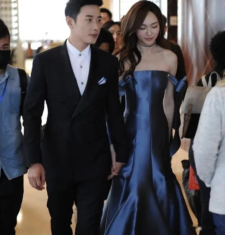 唐嫣罗晋夫妻俩的原生家庭都是特别好，两人都在关键时光相爱了，彼此都特别珍惜。