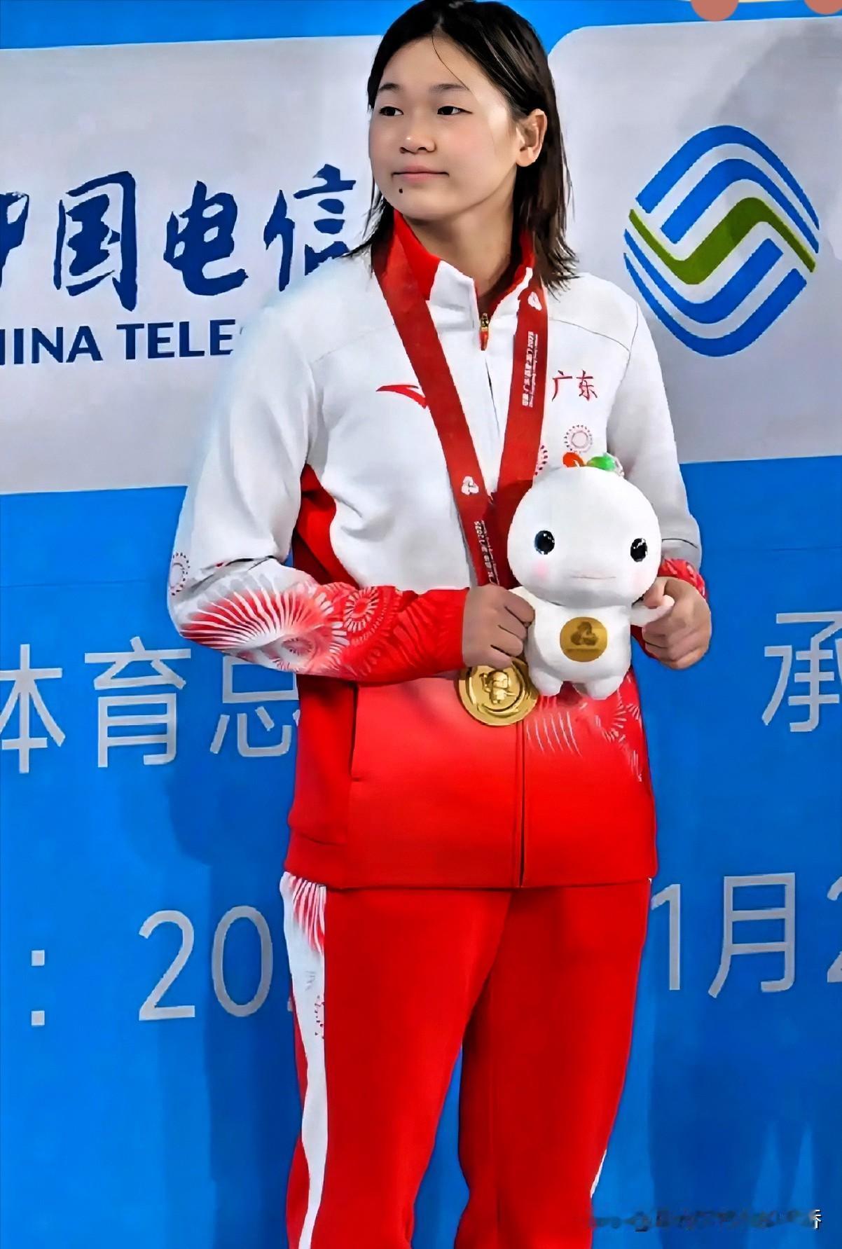 全红婵复出后首战全运会夺冠，证明坚持的意义。在网上，关于全红婵的负面评价多达上百