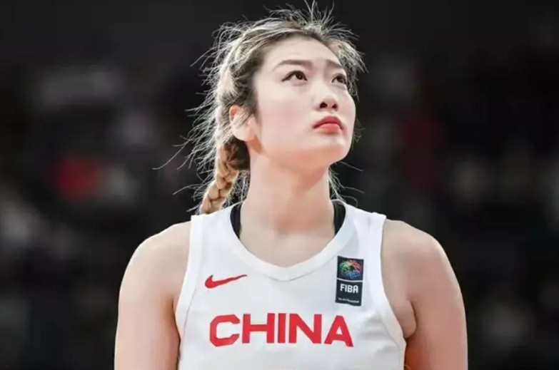宫鲁鸣立威先拿李梦开刀，宫鲁鸣能赌对吗？宫鲁鸣官宣：：“李梦因个人原因长期缺训