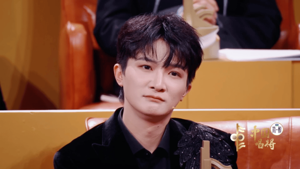 央妈音综选手被淘汰哭到说不出话当薛之谦为刘雅妮的眼泪动容，周深说出“福祸相依”