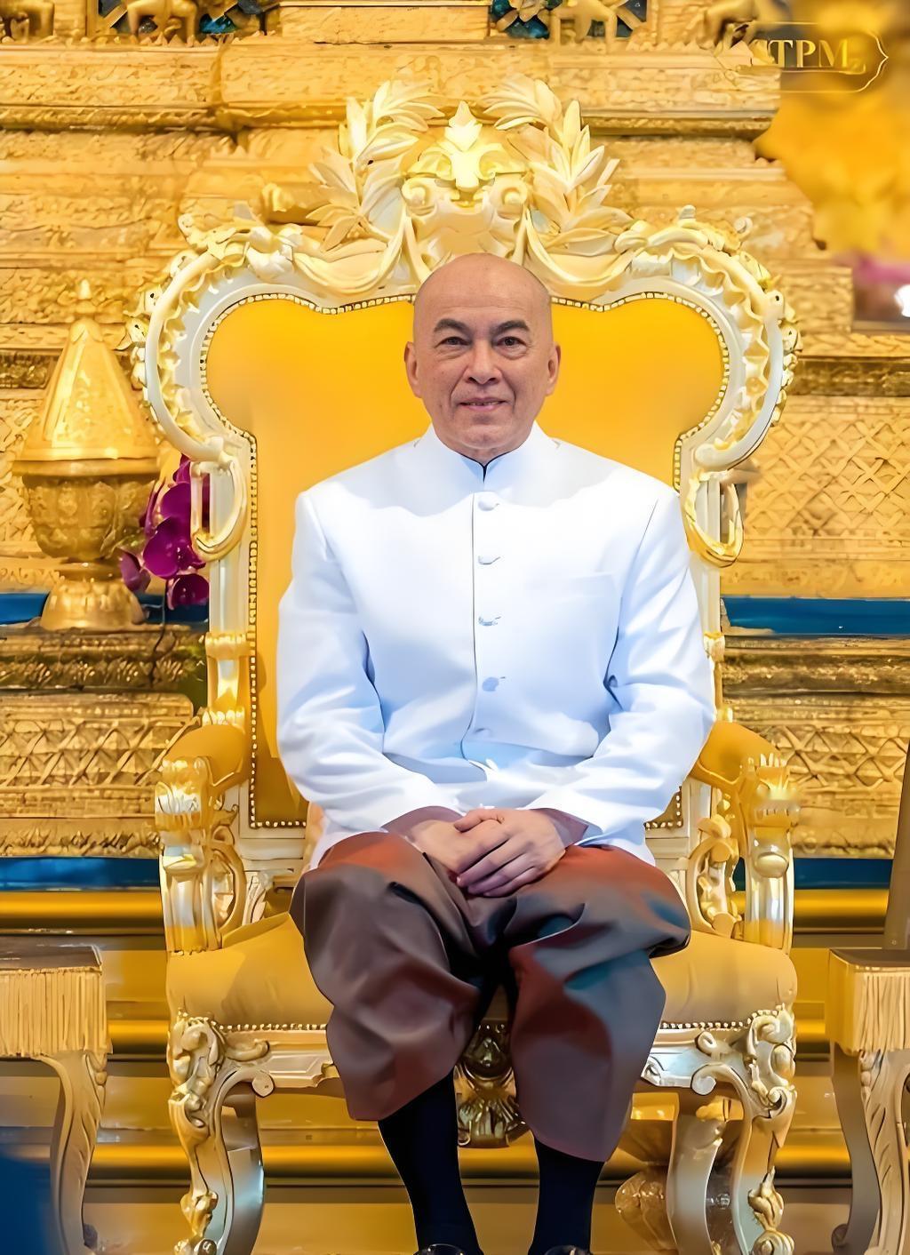 柬埔寨是个古老的国度，现任柬埔寨国王西哈莫尼，72岁了，没钱没权，未婚未育，和老