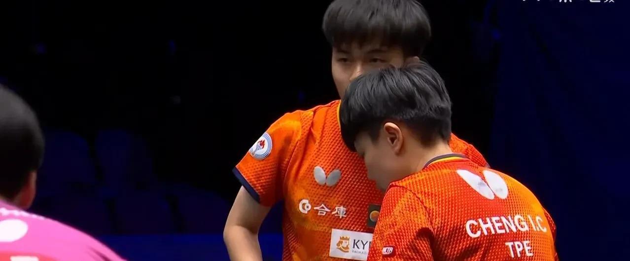 恭喜台北组合，林韵儒郑怡静3比2战胜日本组合张本美和松岛辉空！老张本看起来有气无
