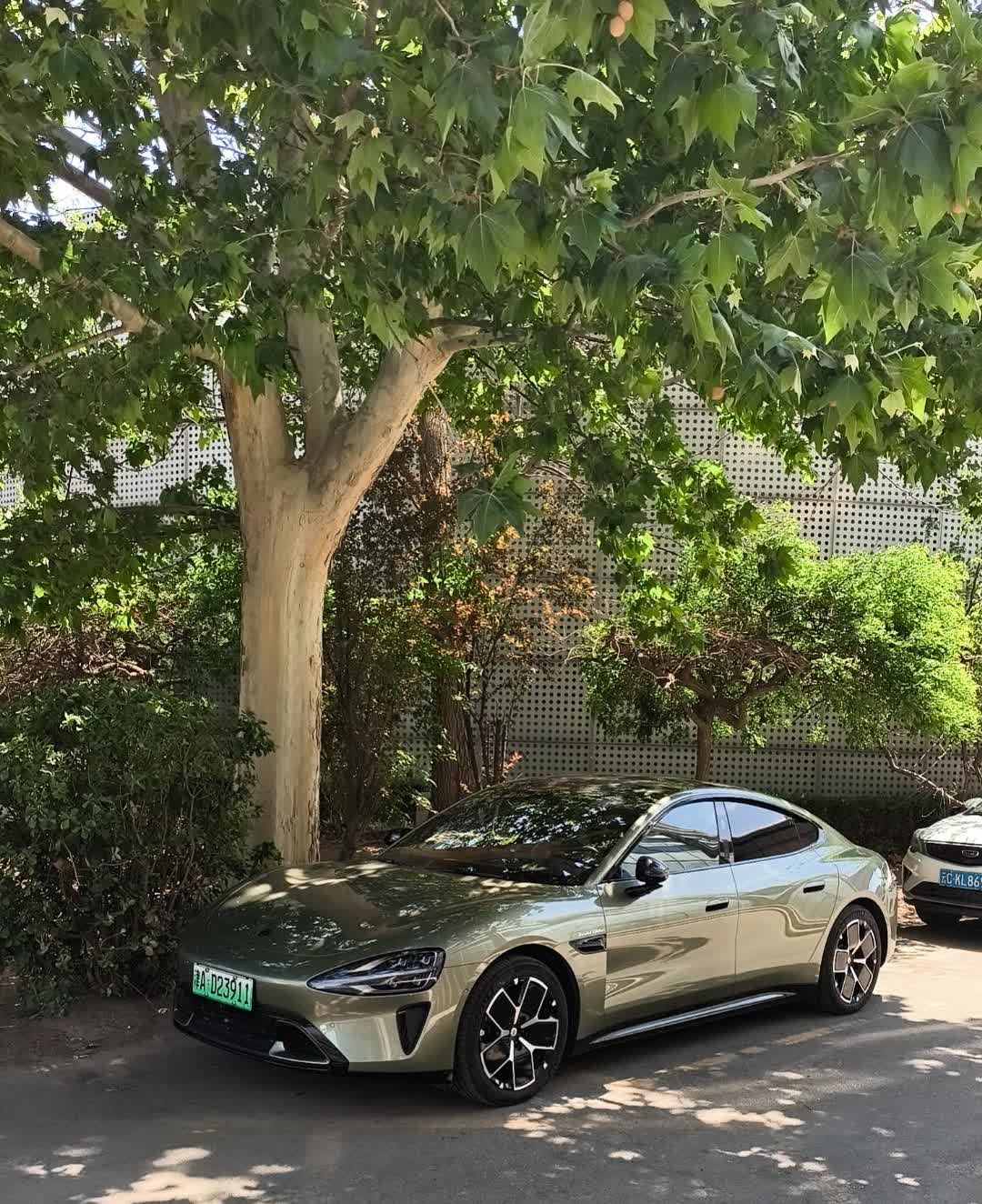 把开了一年多的小米SU7卖了，又换回了MPV。小米SU7是我的第一辆轿车，之前买