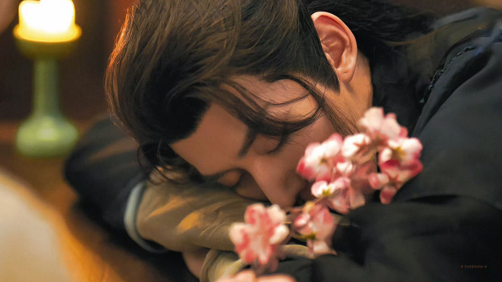 你的帅气像是精心雕琢的艺术品每一个角度都完美无瑕，令人赞叹不已邓为｜邓为郑适｜