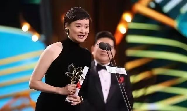 吴越碰面陈建斌全程零交流，老姐一番话，道破成年人释怀的真相娱乐圈不少网友疑