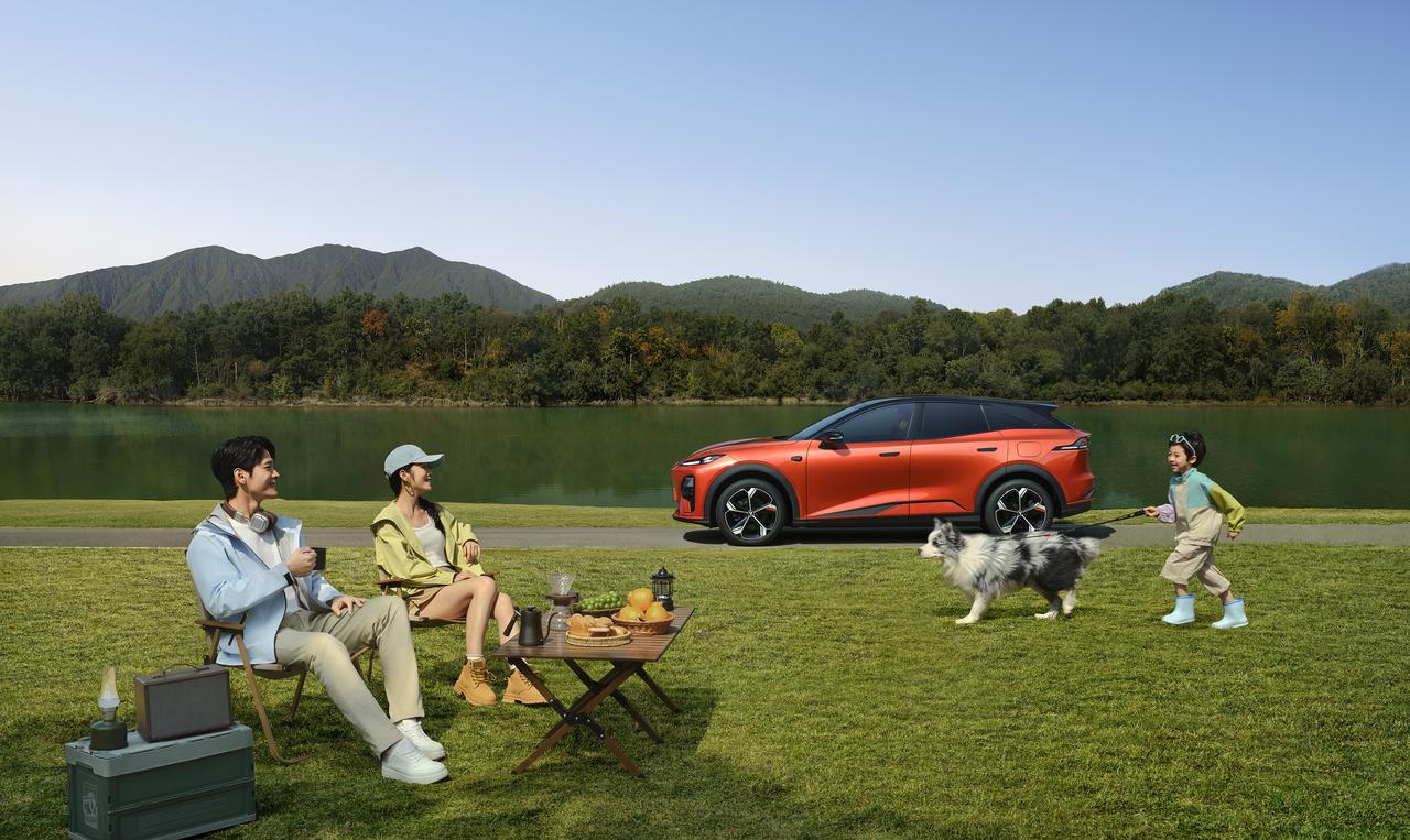 20万给你塞激光雷达？搁这儿做慈善呢！——别急着喷，深蓝S07乾崑激光版，真把桌