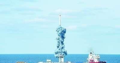 毛主席，就算美国的原子弹威力再大，扔到中国来，把地球打穿了，把地球炸毁了，对太阳