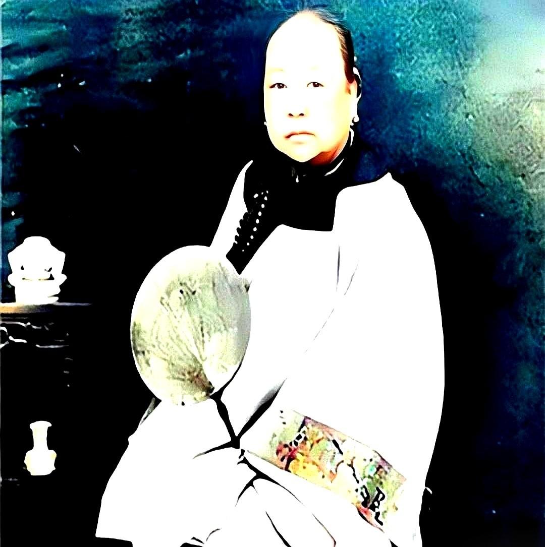 《大宅门》里那个力挽狂澜的二奶奶，醒醒，那根本不是真的。那只是导演郭宝昌心里的