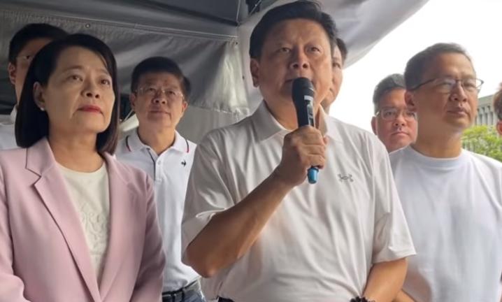 今天，国民党团总召傅崐萁带领国民党“立委”前往凯道绝食区探视。傅崐萁表示，食品安