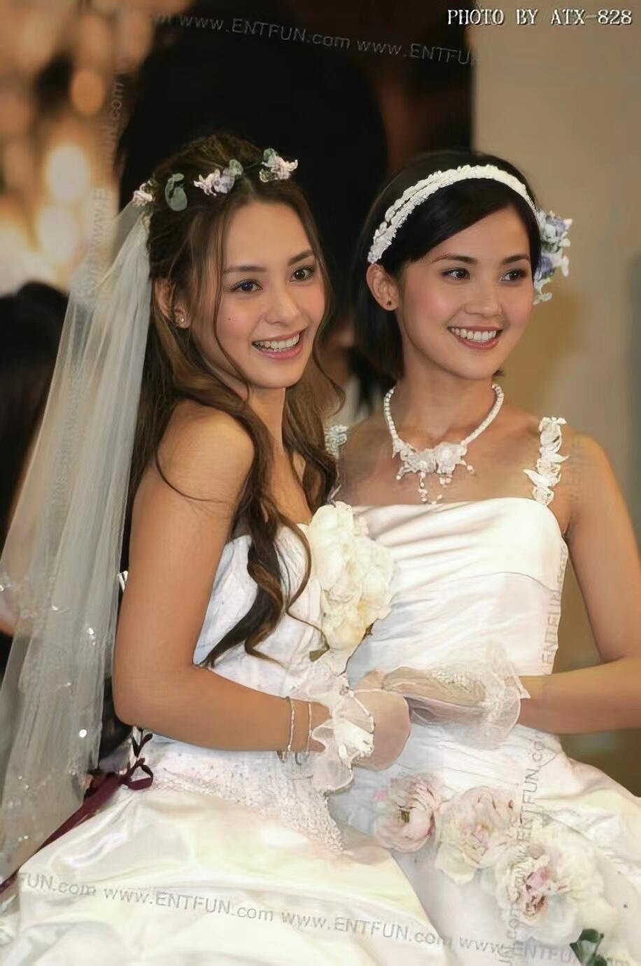 钟欣潼发文祝福蔡卓妍二十五载并肩同行从青涩少女到各自圆满Twins的双向奔赴从来