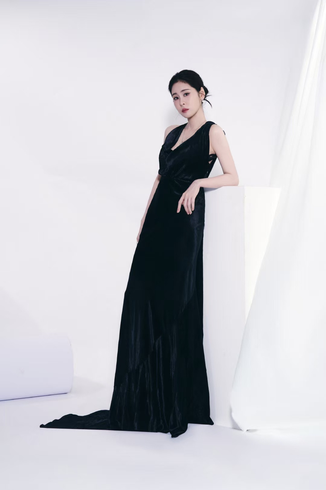 完全富贵！完全女神！张碧晨好矜贵的一张脸张碧晨好美的侧颜