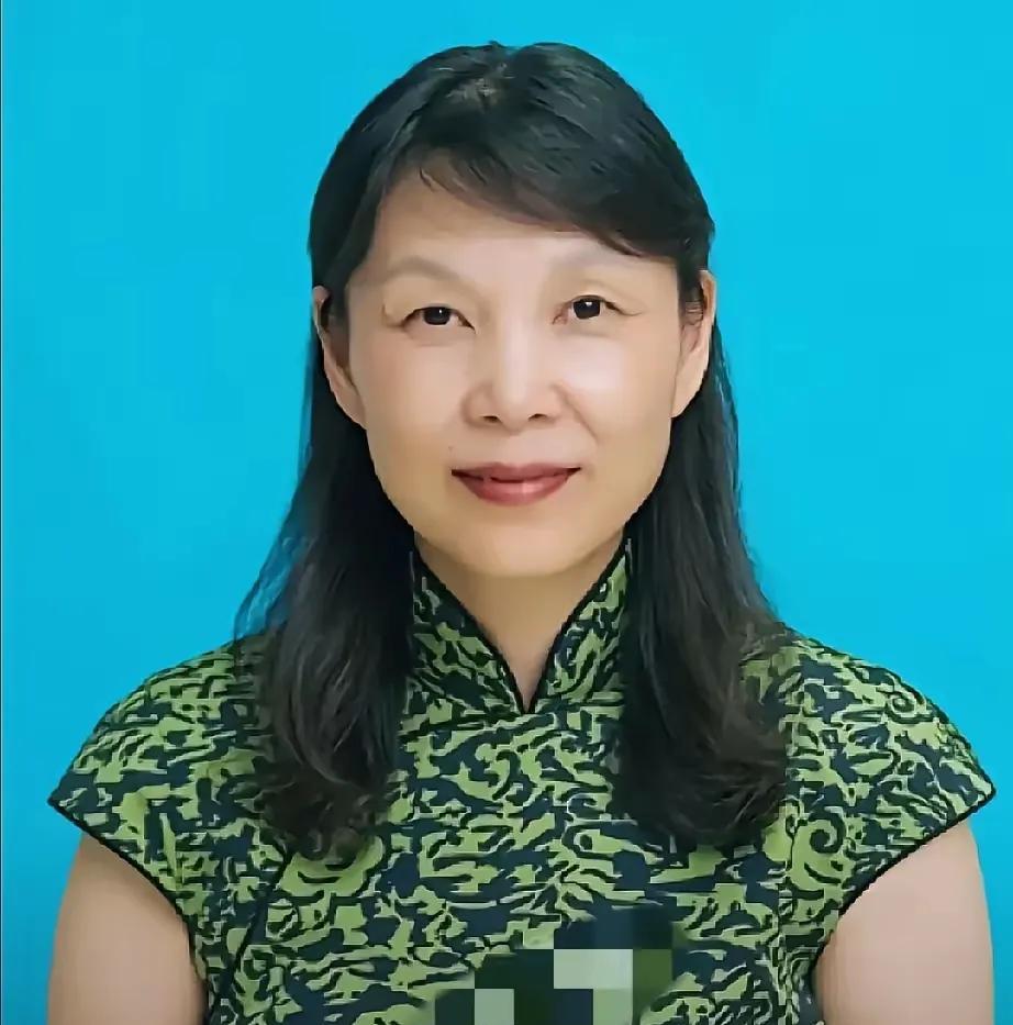 杜建英，宗庆后曾经的助理，娃哈哈的高管，也是这次私生子的主角，作为80年代的大学