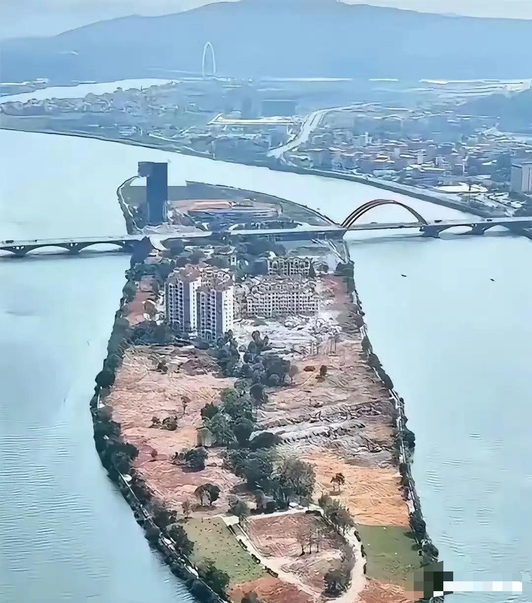 记忆中好好的别墅，为什么就拆了？