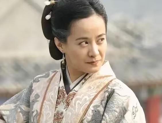 今日话题：马皇后为什么敢骂朱元璋？？？网友甲：能让朱重八听话的只有马秀英，马