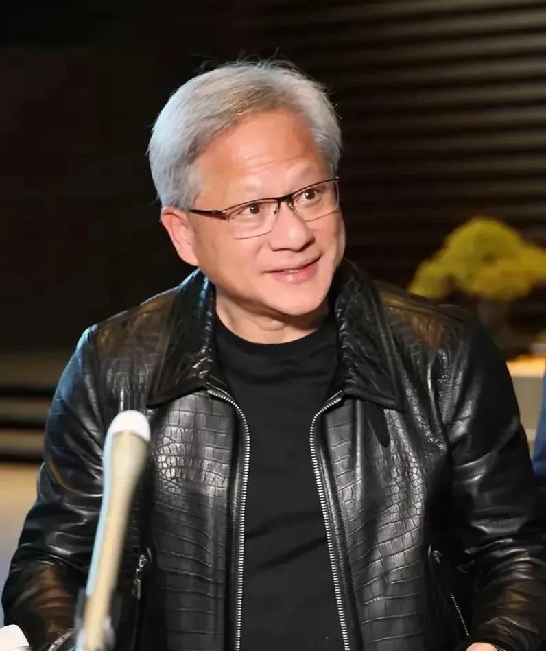 英业达首席执行官黄仁勋结束台湾省8天行程后于昨天搭机返回美国，黄仁勋在离开前受访