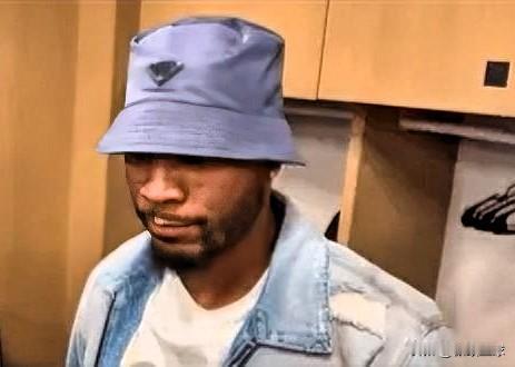 湖人防守悍将斯玛特真是个狠人啊！居然和自己的哥哥动刀子。近日，斯玛特接受媒体