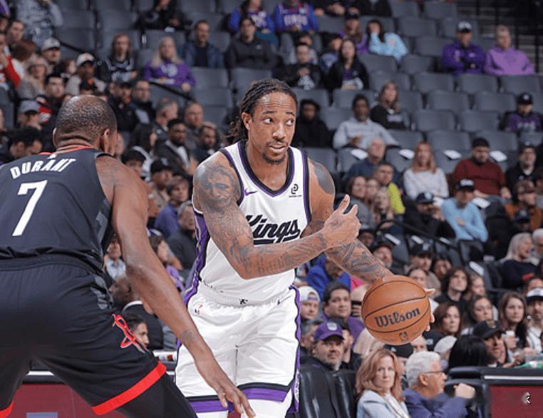 解锁里程碑！现役26000分球员：老詹、杜兰特、哈登、威少、库里+德罗赞今日