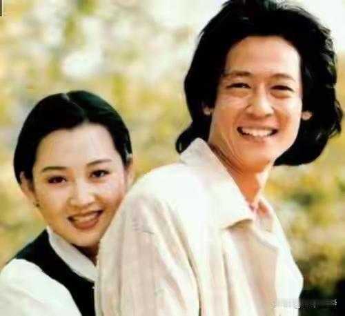 谁都得承认这小子艳福不浅，那个年轻的女子可是许晴……