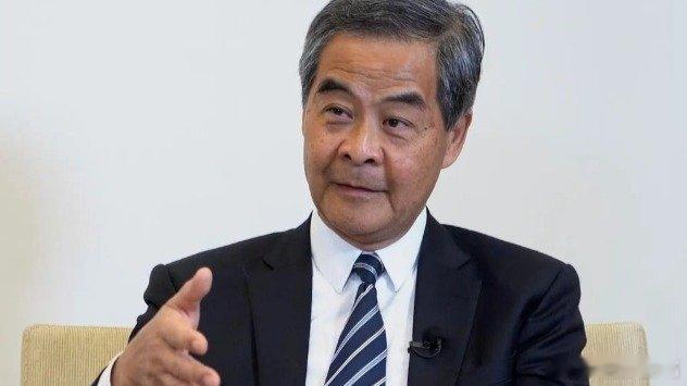 凤凰新闻【梁振英直斥《苹果日报》是香港之耻，黎智英遗害一整代香港青少年】据凤凰卫