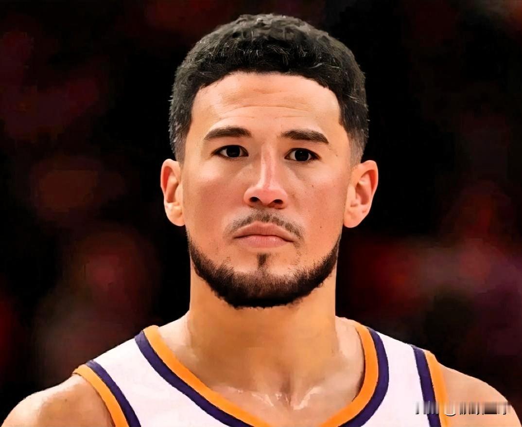 1号再见了！布克新赛季改披15号，致敬父亲效仿偶像科比！据NBA记者Evan