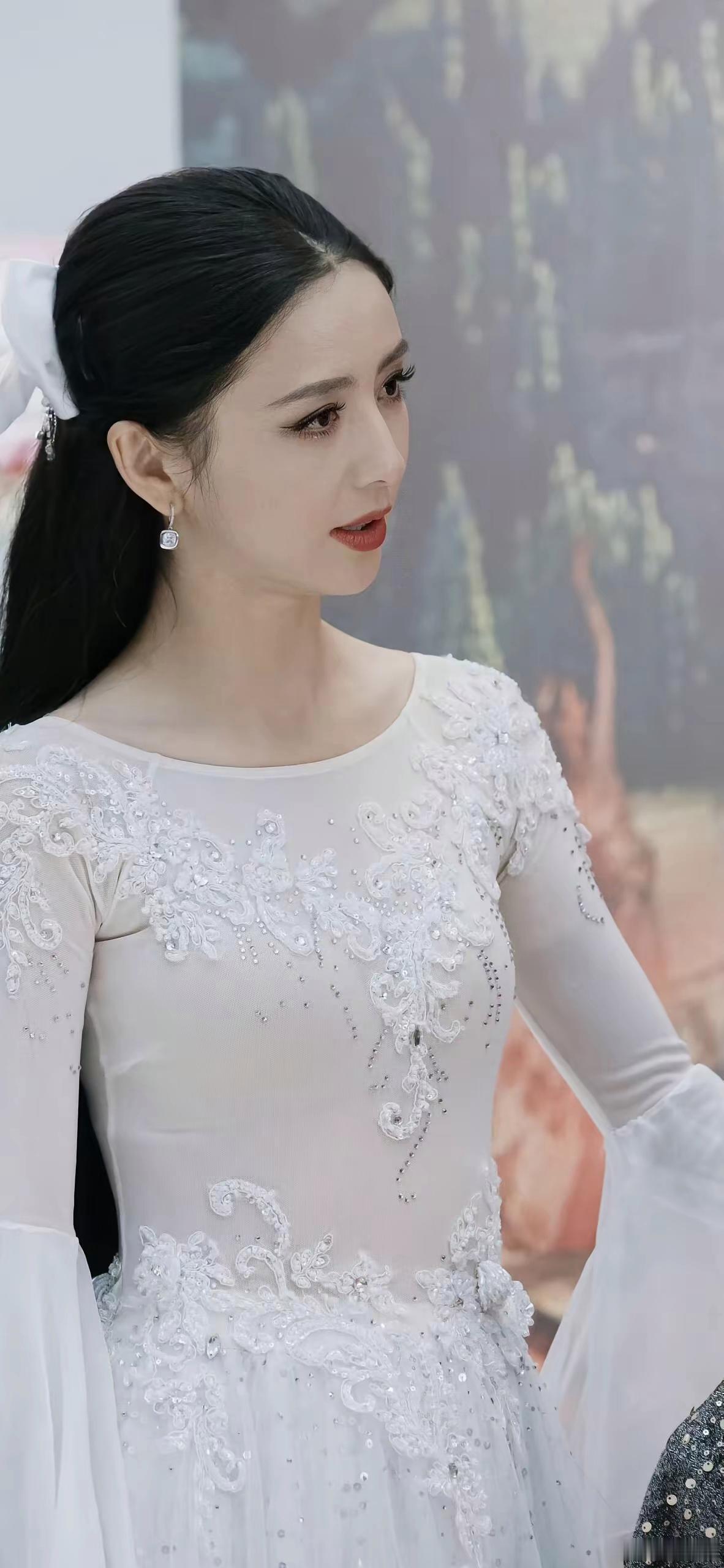 佟丽娅