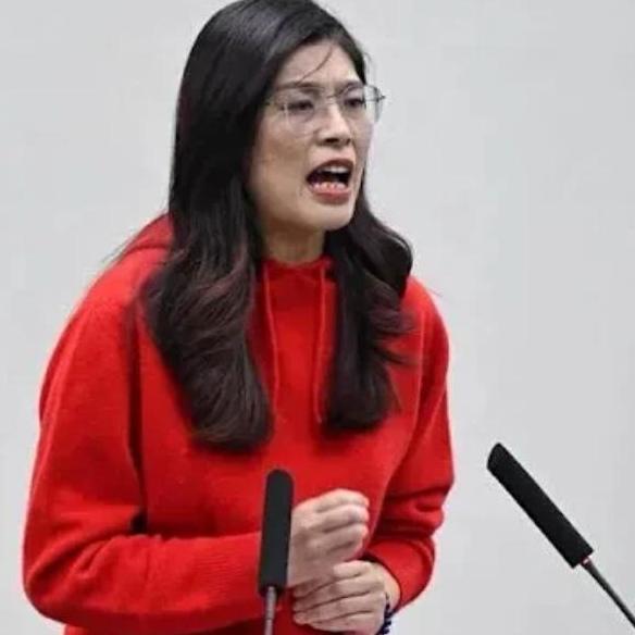 明天，4月7日，国民党主席郑丽文应邀来祖国大陆参观访问。这次，不同于二十年前随团