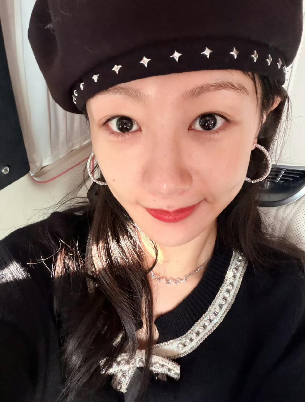 杨紫近照，差点没认出来。