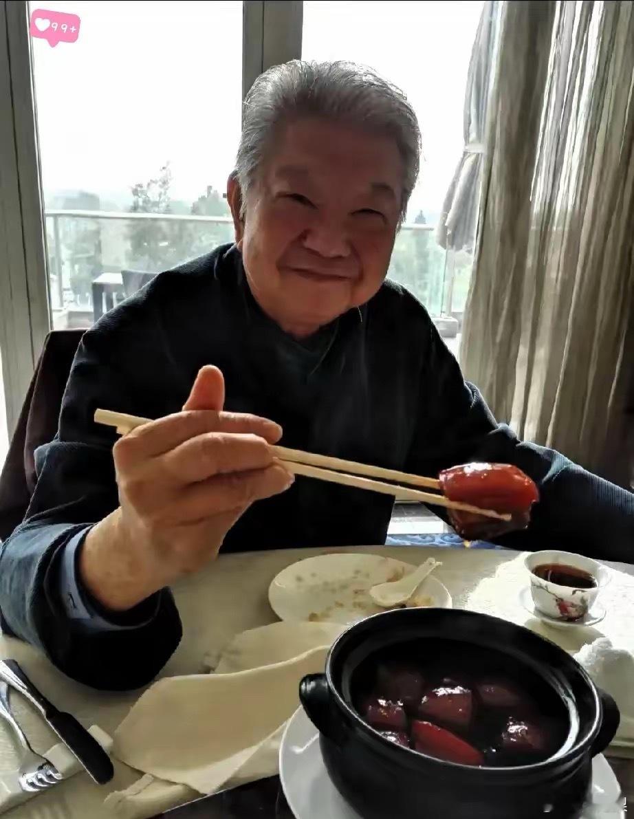 蔡澜的姐姐说，我弟弟临走前，亲口说了，83岁的蔡澜在病榻上，最后清醒时说：“人生